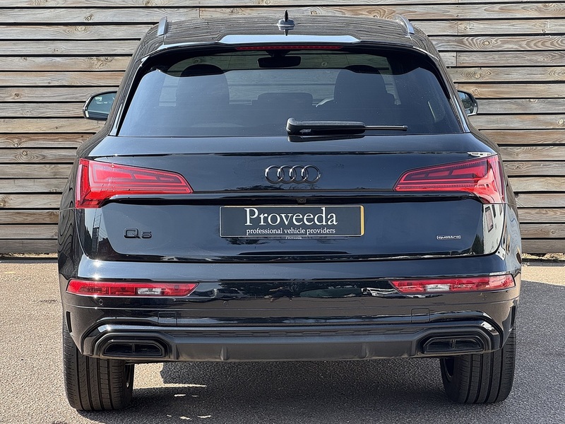 Audi Q5 2024'24 TFSI Black Edition | Comfort & Sound Pack | Reversing Camera - U9025