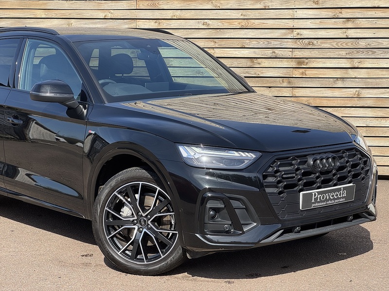 Audi Q5 2024'24 TFSI Black Edition | Comfort & Sound Pack | Reversing Camera - U9025