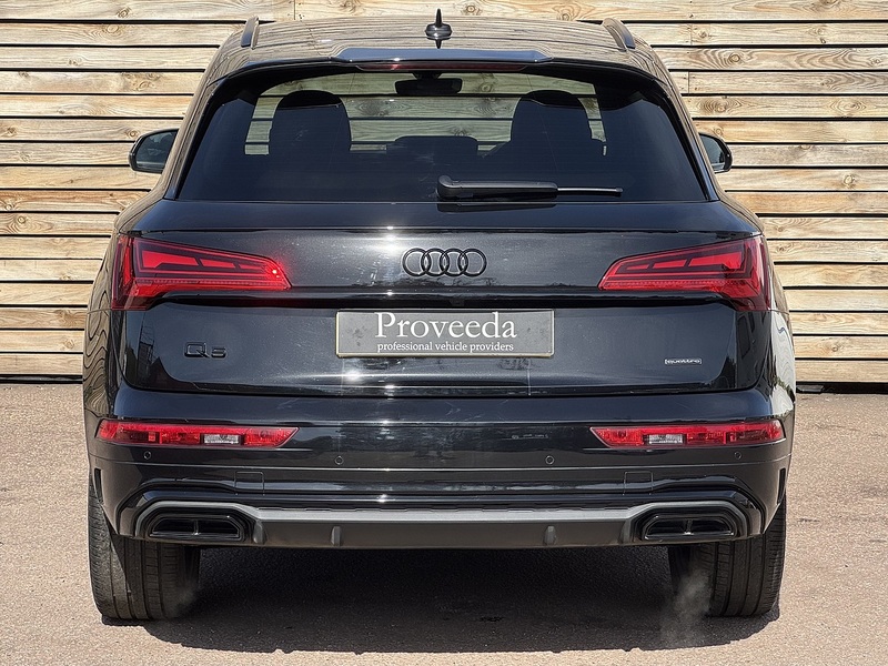 Audi Q5 2024'24 TFSI Black Edition | Comfort & Sound Pack | Reversing Camera - U9025