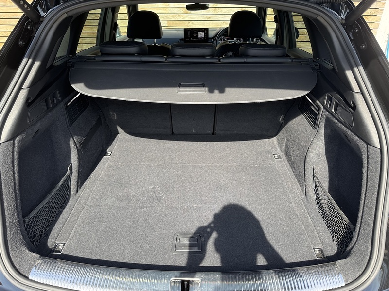 Audi Q5 2024'24 TFSI Black Edition | Comfort & Sound Pack | Reversing Camera - U9025
