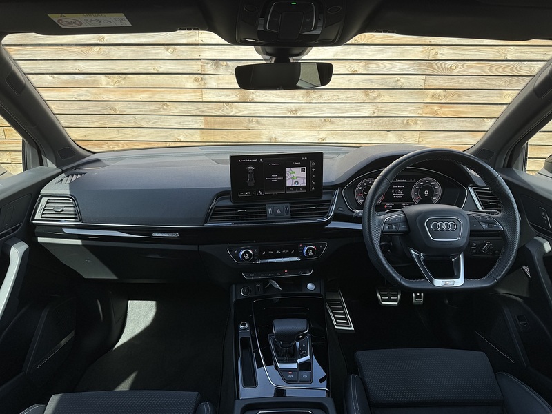 Audi Q5 2024'24 TFSI Black Edition | Comfort & Sound Pack | Reversing Camera - U9025