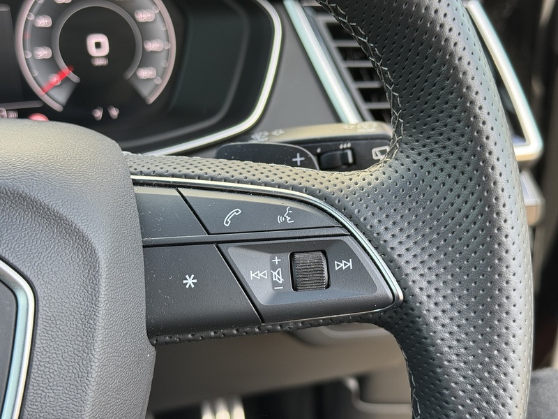 Audi Q5 2024'24 TFSI Black Edition | Comfort & Sound Pack | Reversing Camera - U9025