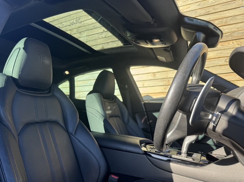 Maserati Levante 2022'22 V6 Modena | Heated Steering Wheel | Pan Roof - U9039