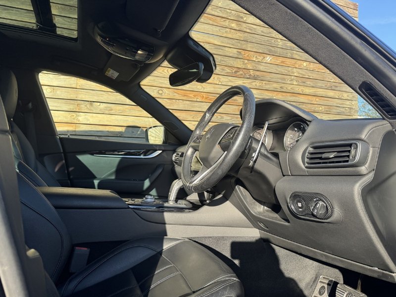 Maserati Levante 2022'22 V6 Modena | Heated Steering Wheel | Pan Roof - U9039