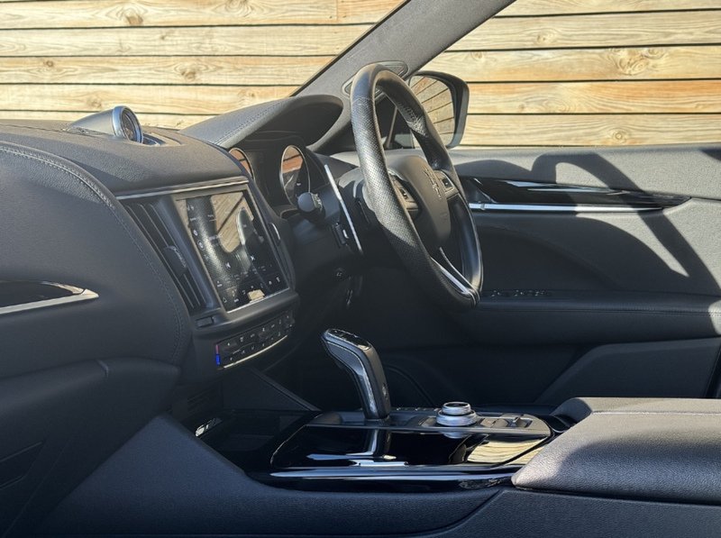 Maserati Levante 2022'22 V6 Modena | Heated Steering Wheel | Pan Roof - U9039