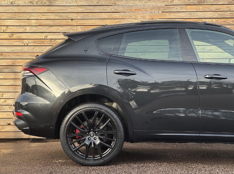 Maserati Levante 2022'22 V6 Modena | Heated Steering Wheel | Pan Roof - U9039