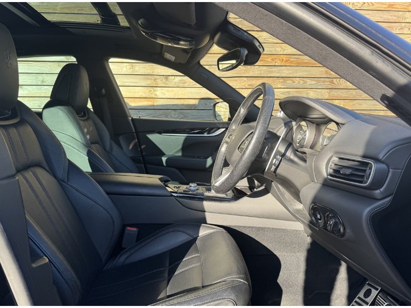 Maserati Levante 2022'22 V6 Modena | Heated Steering Wheel | Pan Roof - U9039