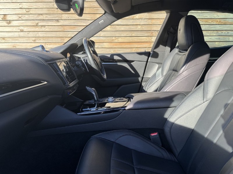 Maserati Levante 2022'22 V6 Modena | Heated Steering Wheel | Pan Roof - U9039