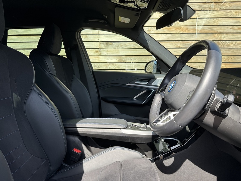 BMW X1 2024'24 25e M Sport | Technology Plus Pack | Harmon Kardon - U9041