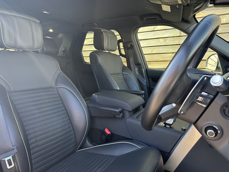 Land Rover Discovery 2021'71 D300 MHEV HSE Commercial | Rear Seat Conversion | Big Spec - U9052