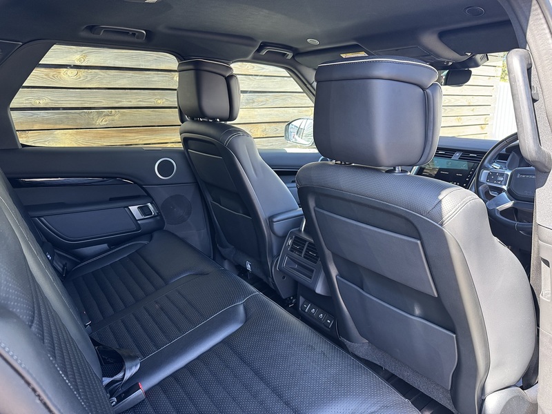 Land Rover Discovery 2021'71 D300 MHEV HSE Commercial | Rear Seat Conversion | Big Spec - U9052