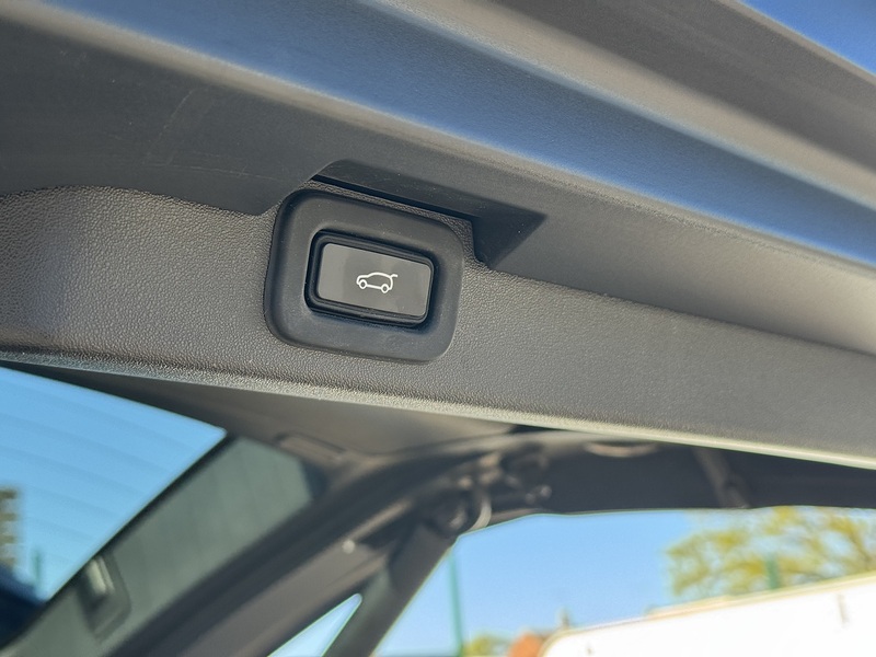 Land Rover Discovery 2021'71 D300 MHEV HSE Commercial | Rear Seat Conversion | Big Spec - U9052