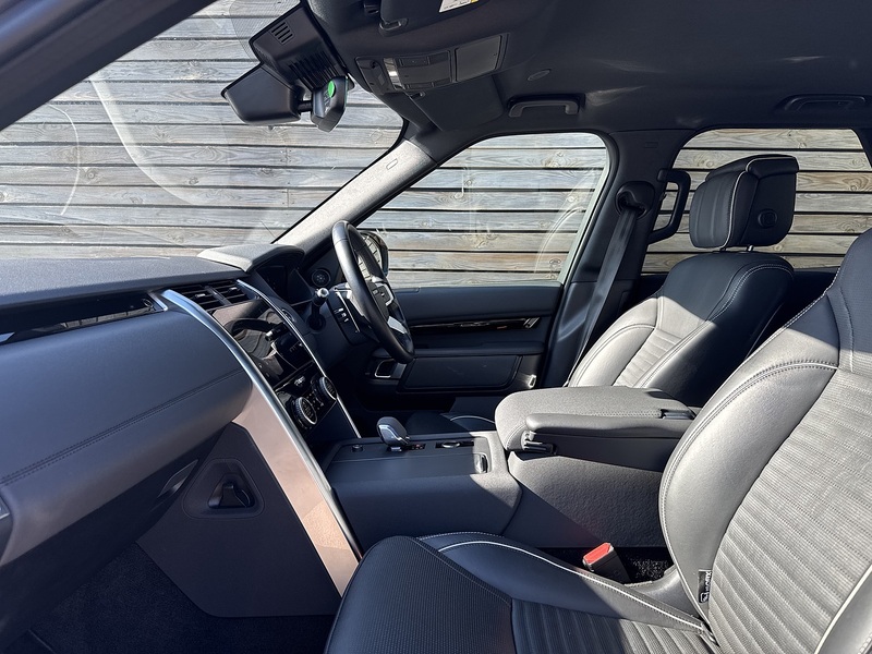 Land Rover Discovery 2021'71 D300 MHEV HSE Commercial | Rear Seat Conversion | Big Spec - U9052