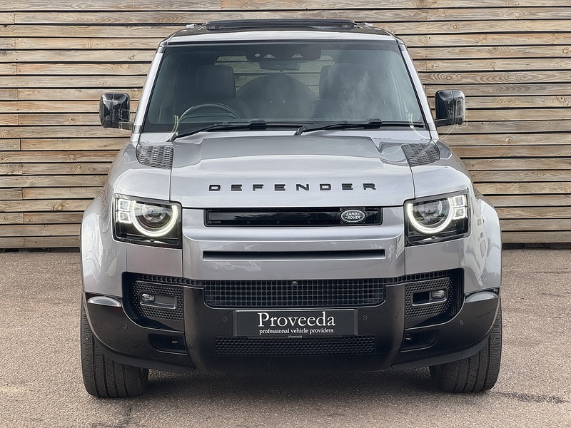 Land Rover Defender 110 2024'24 D300 MHEV X-Dynamic HSE | Pan Roof | Heated Steering Wheel - U9062