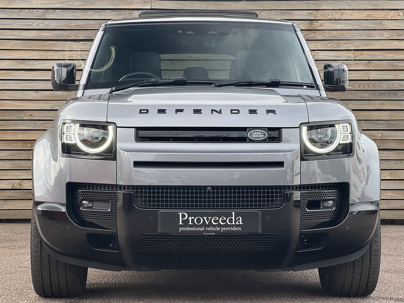 Land Rover Defender 110 2024'24 D300 MHEV X-Dynamic HSE | Pan Roof | Heated Steering Wheel - U9062