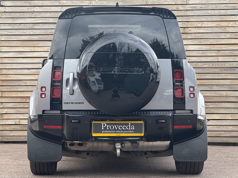 Land Rover Defender 110 2024'24 D300 MHEV X-Dynamic HSE | Pan Roof | Heated Steering Wheel - U9062