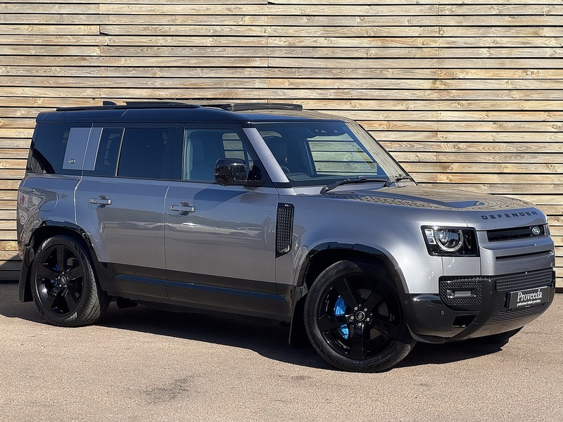 Land Rover Defender 110 2024'24 D300 MHEV X-Dynamic HSE | Pan Roof | Heated Steering Wheel - U9062