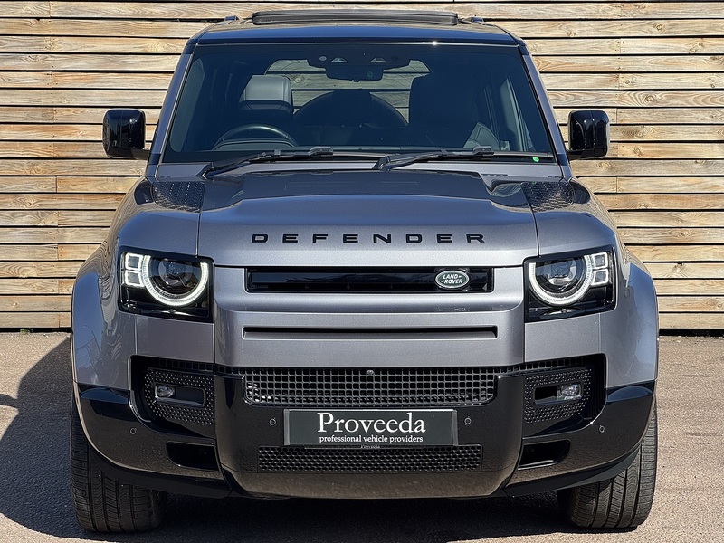 Land Rover Defender 110 2024'24 D300 MHEV X-Dynamic HSE | Pan Roof | Heated Steering Wheel - U9062