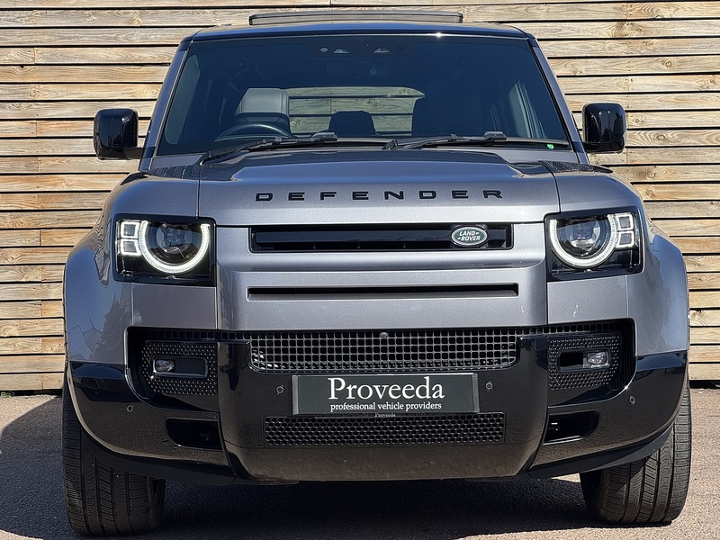 Land Rover Defender 110 2024'24 D300 MHEV X-Dynamic HSE | Pan Roof | Heated Steering Wheel - U9062