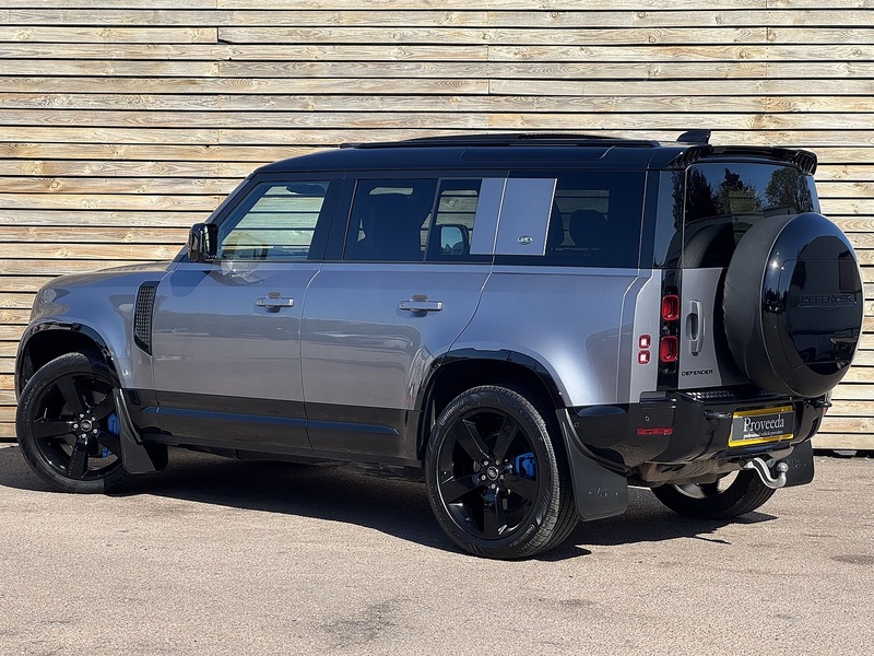 Land Rover Defender 110 2024'24 D300 MHEV X-Dynamic HSE | Pan Roof | Heated Steering Wheel - U9062
