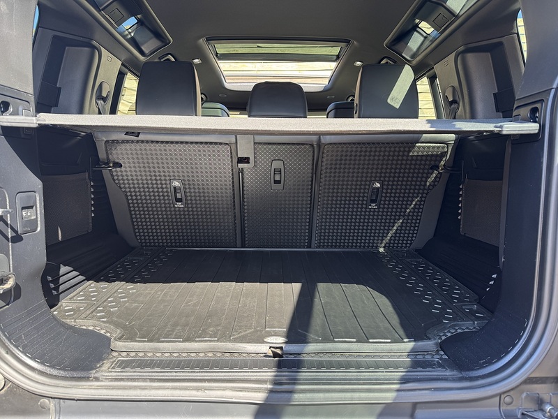 Land Rover Defender 110 2024'24 D300 MHEV X-Dynamic HSE | Pan Roof | Heated Steering Wheel - U9062