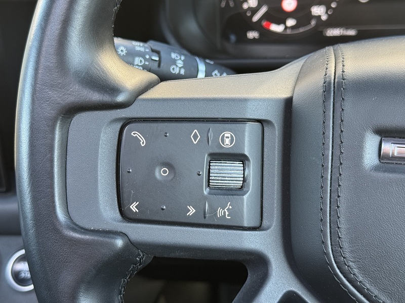 Land Rover Defender 110 2024'24 D300 MHEV X-Dynamic HSE | Pan Roof | Heated Steering Wheel - U9062