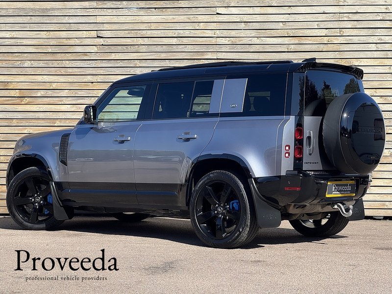 Land Rover Defender 110 2024'24 D300 MHEV X-Dynamic HSE | Pan Roof | Heated Steering Wheel - U9062