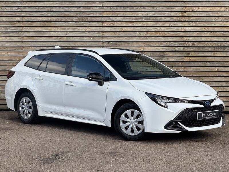 Toyota Corolla 2025'25 VVT-h | Car Like Driving With Van Practicality - U9069