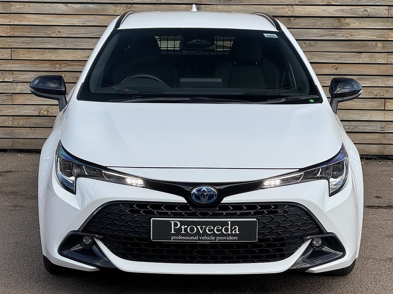Toyota Corolla 2025'25 VVT-h | Car Like Driving With Van Practicality - U9069