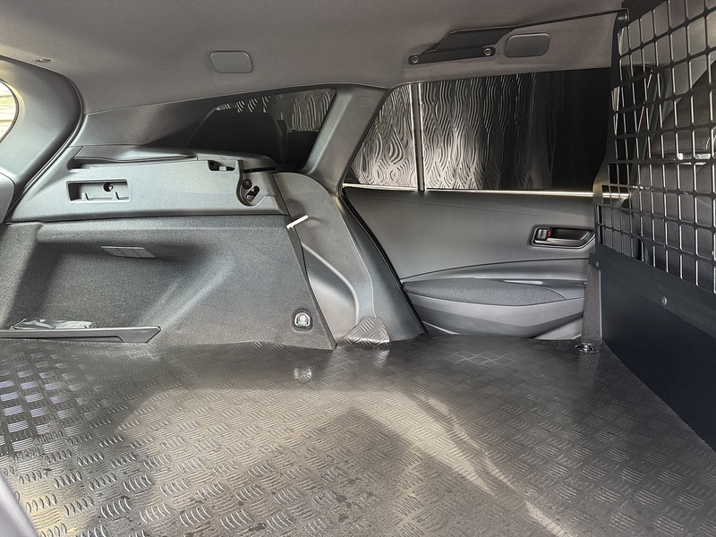 Toyota Corolla 2025'25 VVT-h | Car Like Driving With Van Practicality - U9069