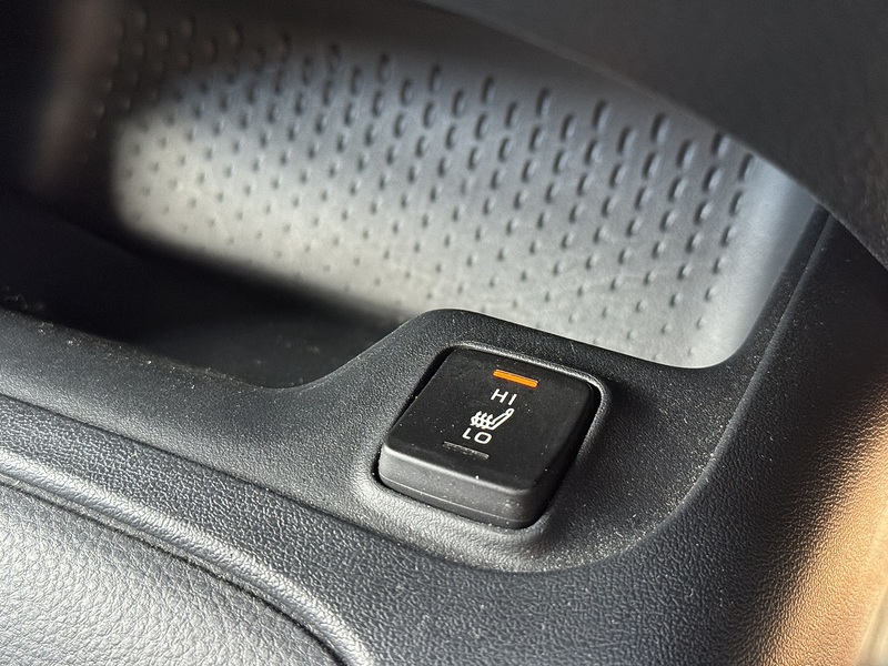 Toyota Corolla 2025'25 VVT-h | Car Like Driving With Van Practicality - U9069