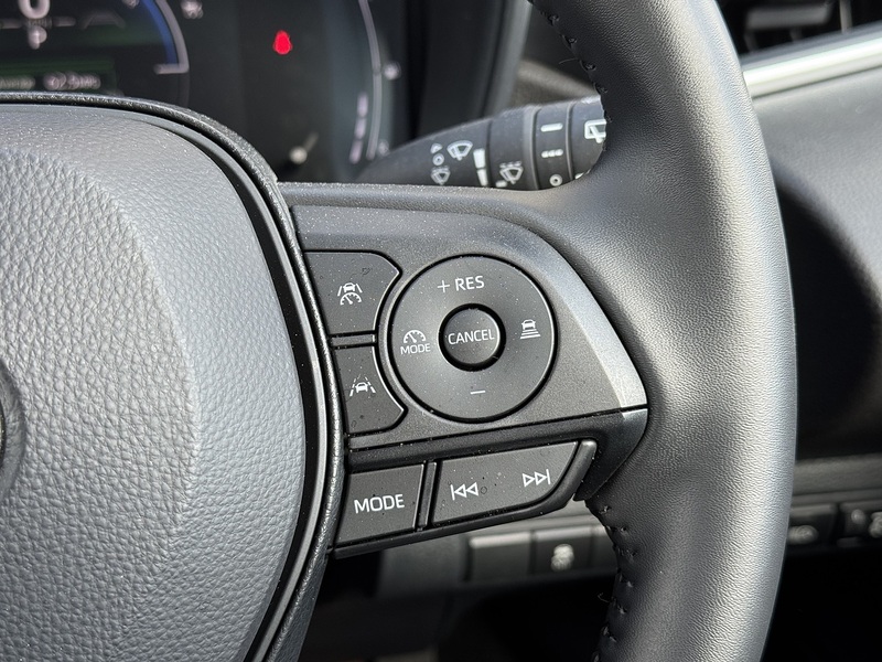 Toyota Corolla 2025'25 VVT-h | Car Like Driving With Van Practicality - U9069