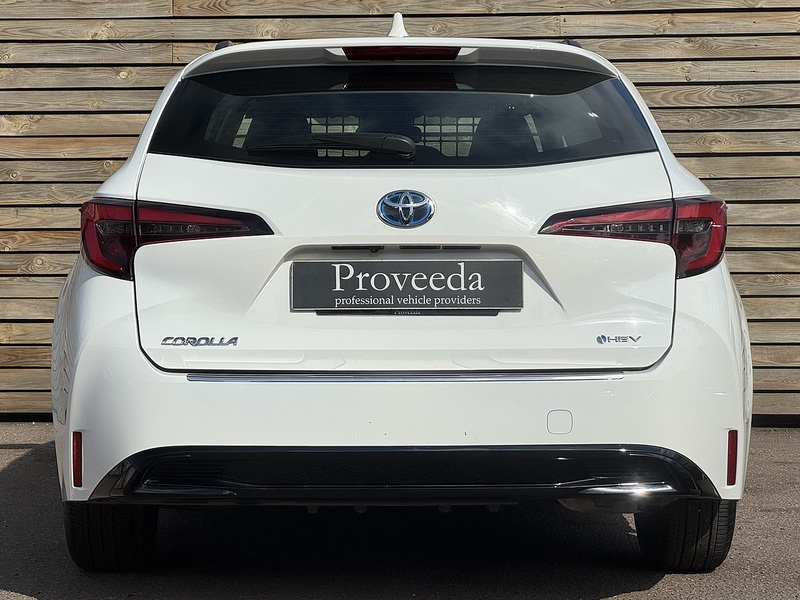 Toyota Corolla 2025'25 VVT-h | Car Like Driving With Van Practicality - U9069
