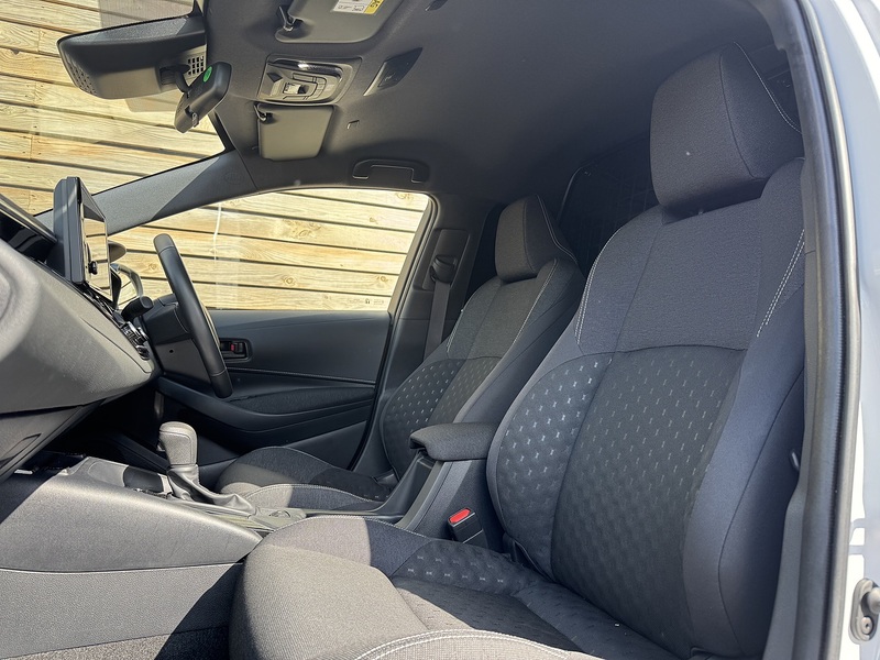 Toyota Corolla 2025'25 VVT-h | Car Like Driving With Van Practicality - U9069