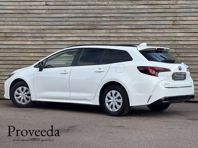 Toyota Corolla 2025'25 VVT-h | Car Like Driving With Van Practicality - U9069