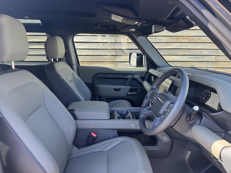 Land Rover Defender 90 2024'74 D350 MHEV X-Dynamic SE | Side Steps | Spoiler - U9077