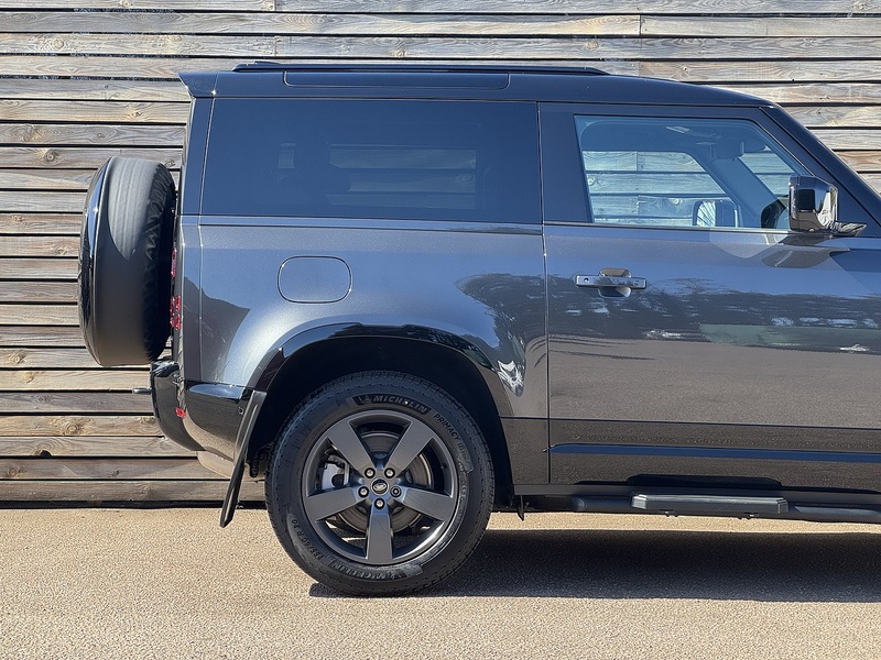 Land Rover Defender 90 2024'74 D350 MHEV X-Dynamic SE | Side Steps | Spoiler - U9077
