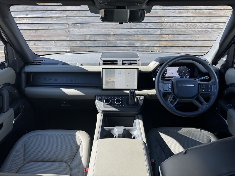 Land Rover Defender 90 2024'74 D350 MHEV X-Dynamic SE | Side Steps | Spoiler - U9077