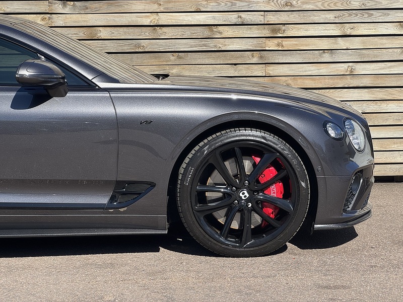 Bentley Continental 2022'72 V8 GT | Mulliner | Pan Roof - U9090