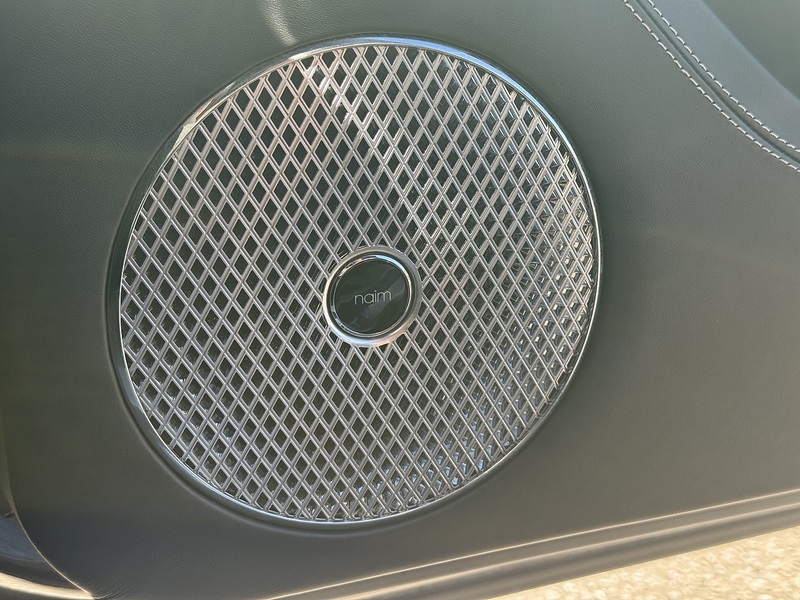 Bentley Continental 2022'72 V8 GT | Mulliner | Pan Roof - U9090