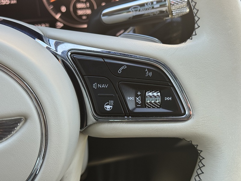 Bentley Continental 2022'72 V8 GT | Mulliner | Pan Roof - U9090