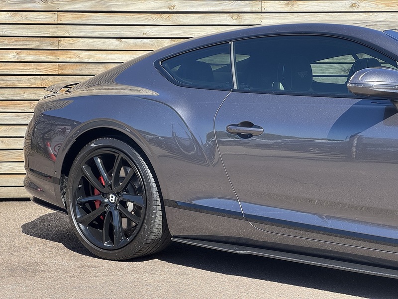 Bentley Continental 2022'72 V8 GT | Mulliner | Pan Roof - U9090