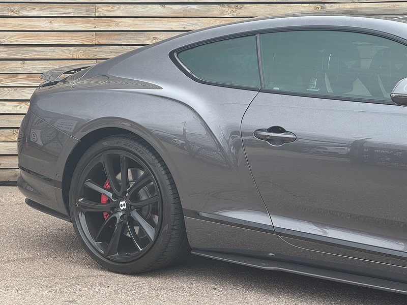 Bentley Continental 2022'72 V8 GT | Mulliner | Pan Roof - U9090
