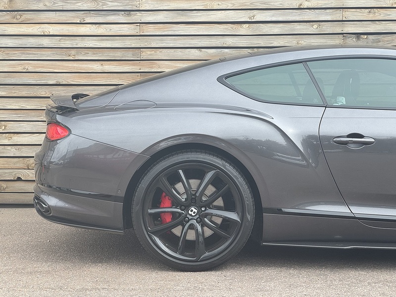 Bentley Continental 2022'72 V8 GT | Mulliner | Pan Roof - U9090