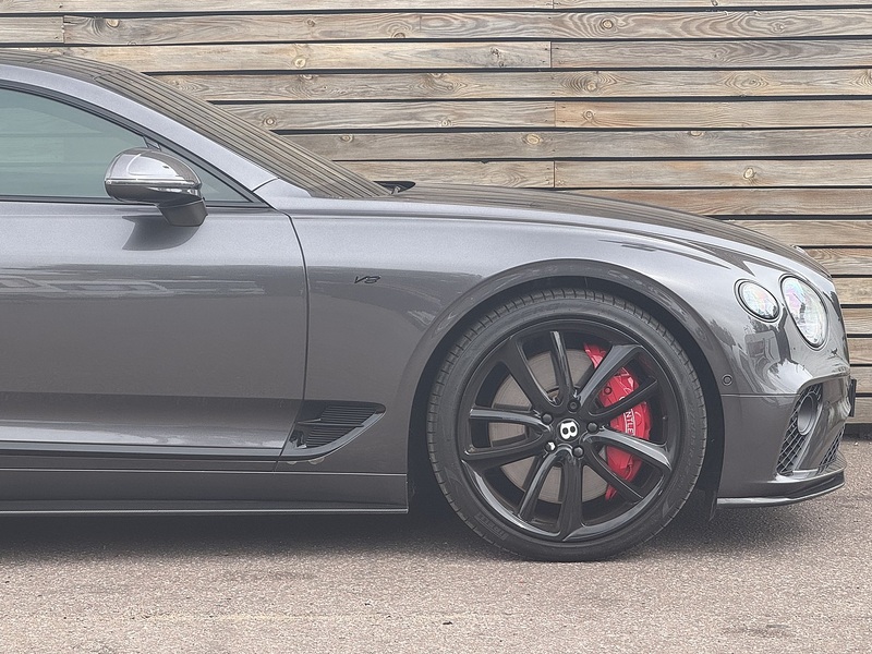 Bentley Continental 2022'72 V8 GT | Mulliner | Pan Roof - U9090