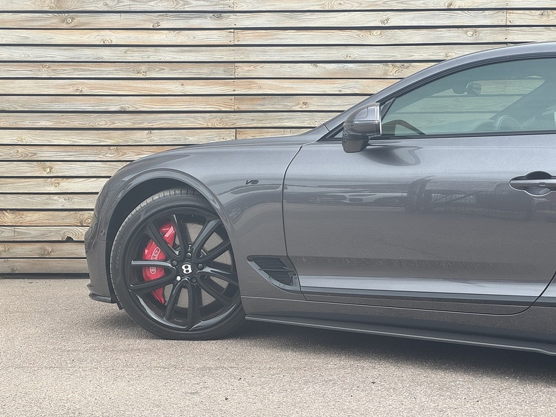 Bentley Continental 2022'72 V8 GT | Mulliner | Pan Roof - U9090