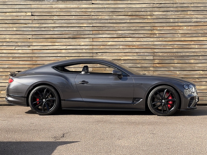 Bentley Continental 2022'72 V8 GT | Mulliner | Pan Roof | Rotating screen | NAIM - U9090