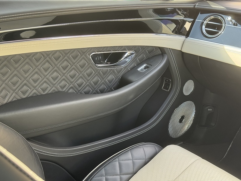 Bentley Continental 2022'72 V8 GT | Mulliner | Pan Roof | Rotating screen | NAIM - U9090