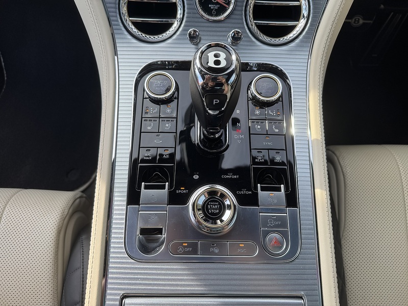 Bentley Continental 2022'72 V8 GT | Mulliner | Pan Roof | Rotating screen | NAIM - U9090