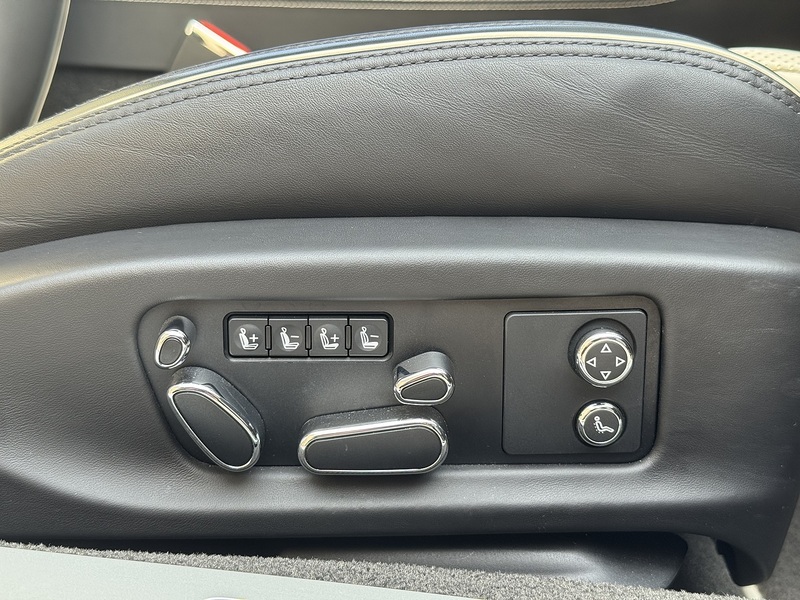 Bentley Continental 2022'72 V8 GT | Mulliner | Pan Roof | Rotating screen | NAIM - U9090